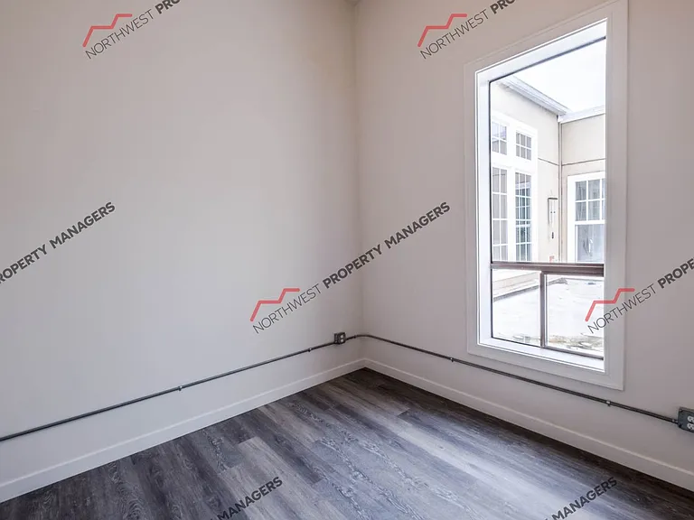 107 N Tower Ave — Photo 5