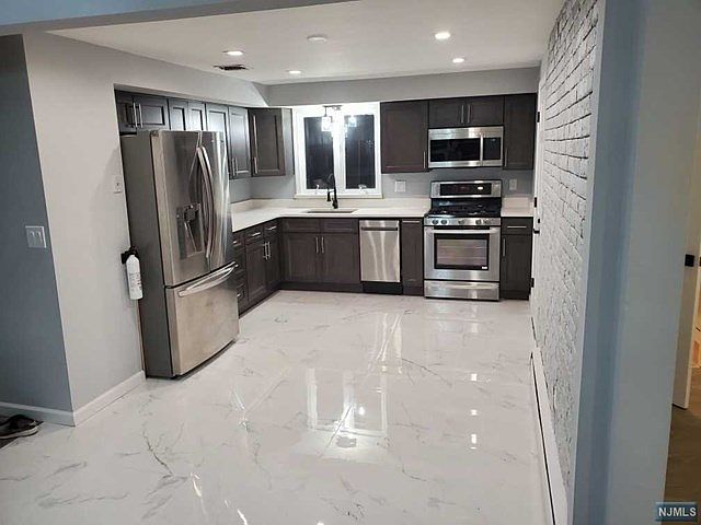 1st image of 468 Westminster Pl Floor 2