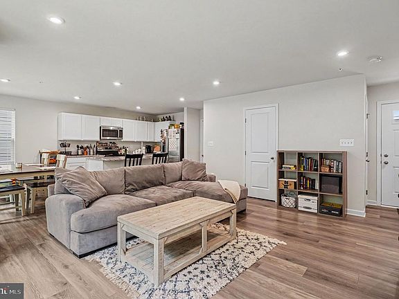 5th image of 35 Teatree Ln