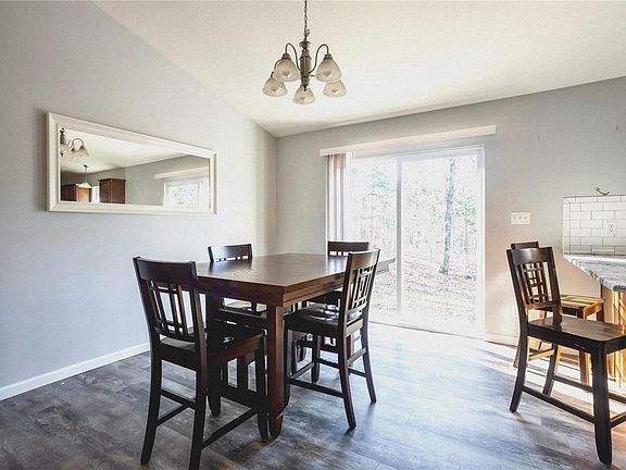 5th image of 6095 Pin Oak Dr