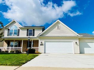 800 Agnes St, Washington, IL 61571