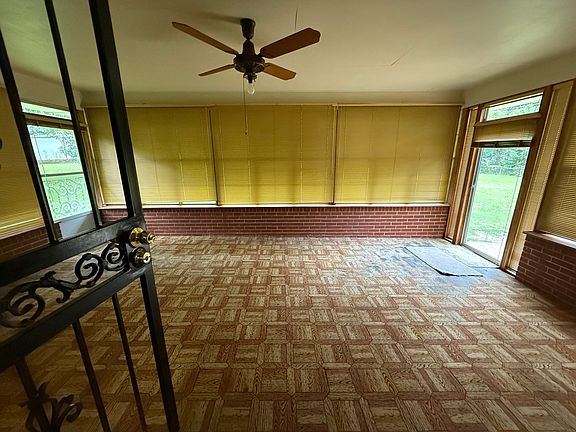 4th image of 207 Pecan St