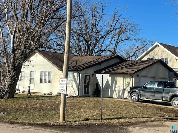 101 Peterson St N, Woodstock, MN 56186