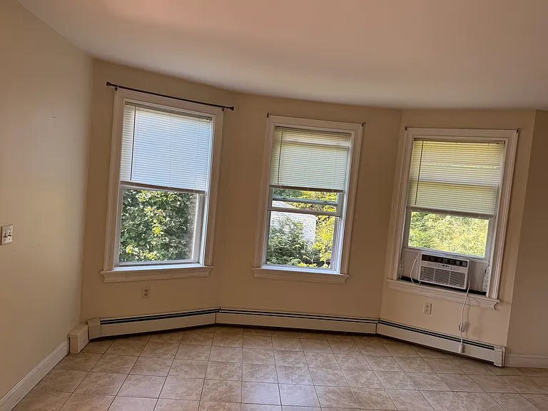 95 Lyman St #3 — Photo 2