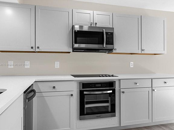 4th image of 8016 Sandpoint Blvd #8016