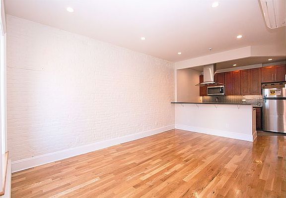 4th image of 482 Bergen St #2