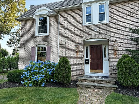 2nd image of 74 Mountain Laurel Dr