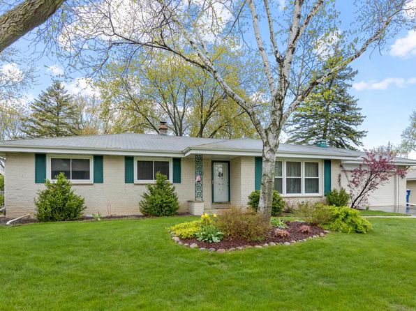 510 East Laverne DRIVE, Oak Creek, WI 53154
