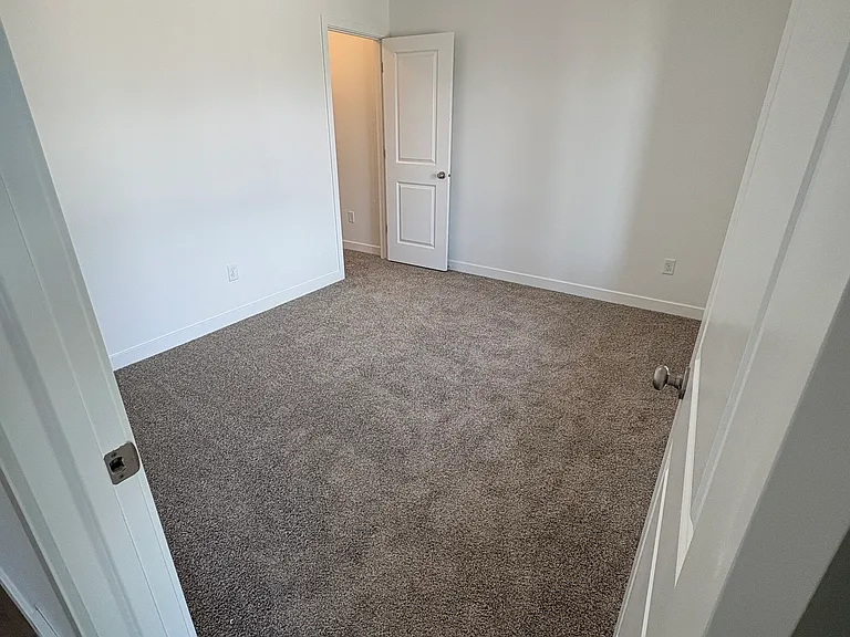 486 S 700 W — Photo 15