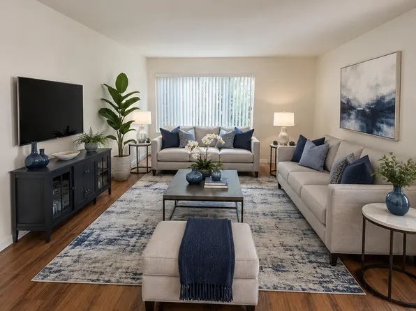 LB2022, 2022 E 7th St APT 8, Long Beach, CA 90804