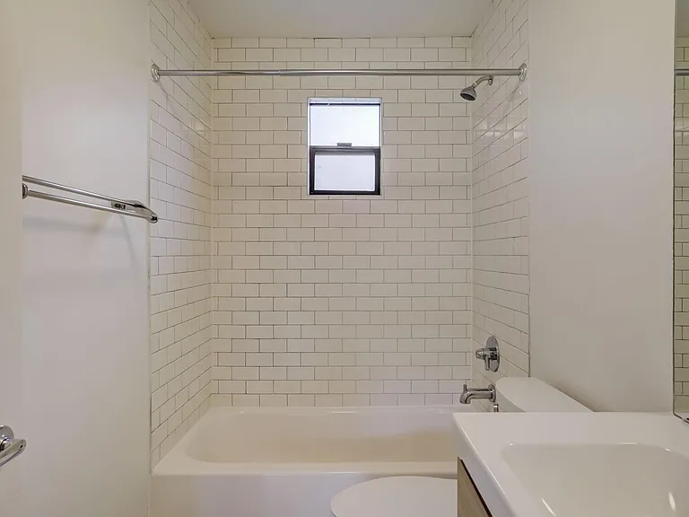 5525 Media Dr #6 — Photo 8
