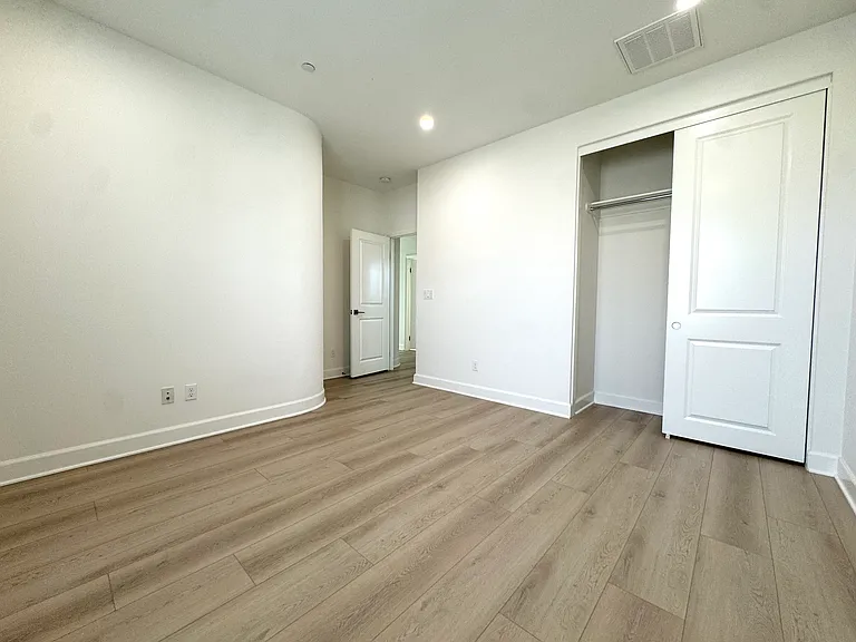 128 Hargrove — Photo 20