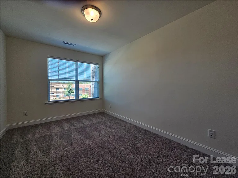 1027 S Point Rd — Photo 12
