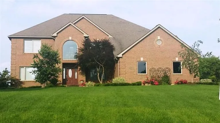 9367 Cambridge Dr photo 1