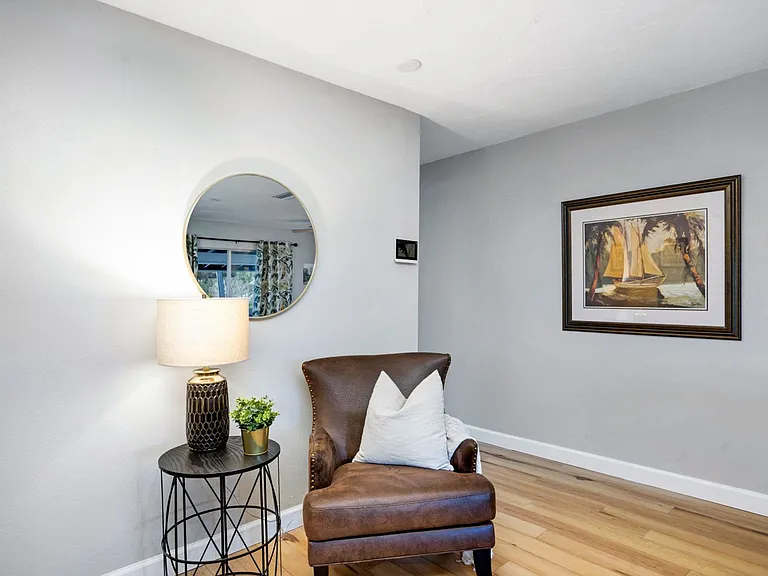 4705 Hollingsworth Ave — Photo 49
