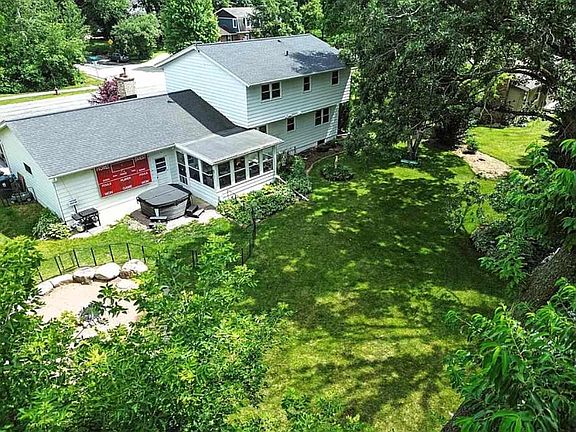 5th image of 900 Woodview Dr