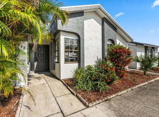 233 SW Sterret Cir, Port Saint Lucie, FL 34953