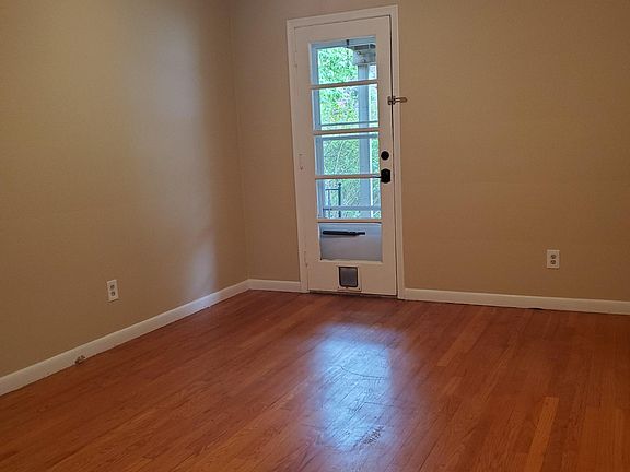 5th image of 324 Catalpa Dr Unit 324