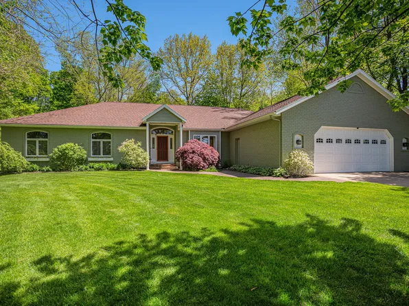 4239 Leisure Dr, Dorr, MI 49323