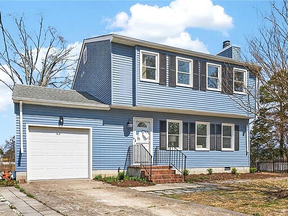 2nd image of 919 Laredo Ct