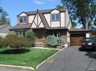 81 New Jersey Ave, Bergenfield, NJ 07621