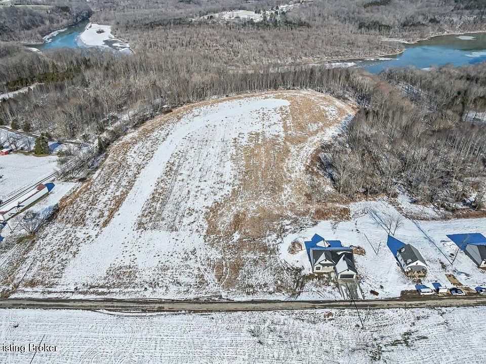 2nd image of 8 Riverwood Ln