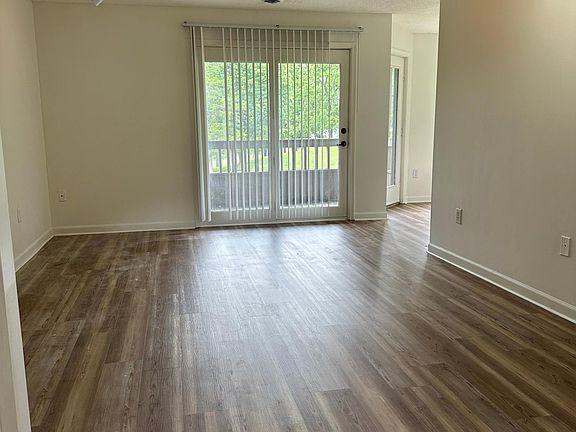 4th image of 106 Quail Run #106