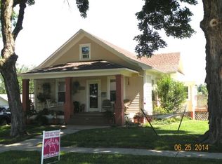 200 W 15th St, Higginsville, MO 64037