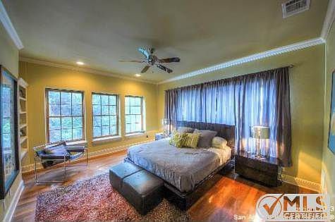 4th image of 1102 S Flores St #2