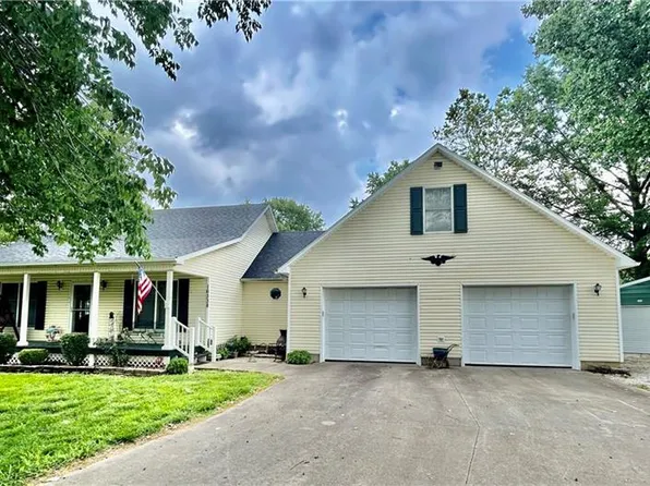 16338 S 1378th Rd, Nevada, MO 64772