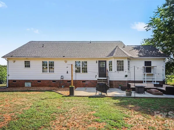 137 Chambwood Ln, Shelby, NC 28152