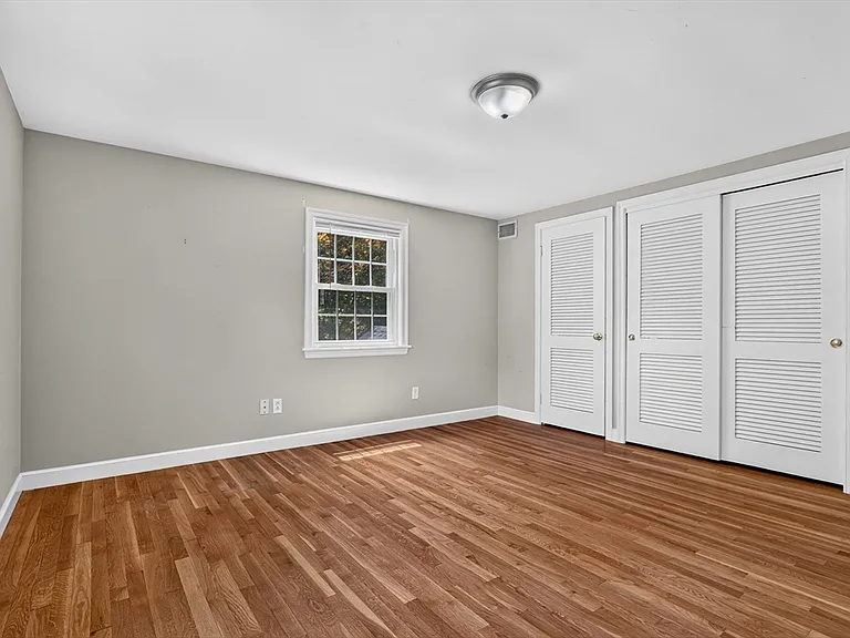 131 Montvale Rd — Photo 33