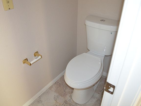 3rd image of 40019 White Leaf Ln