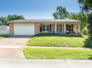 5756 Flaming Leaf Ct, Saint Louis, MO 63129