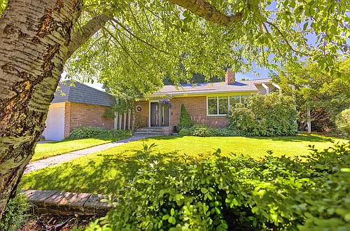 1027 W 29th Ave Photo 1