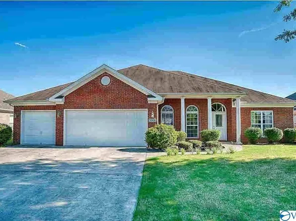 5006 Liberty Park Cir SE, Owens Cross Roads, AL 35763