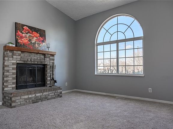 5th image of 3758 Black Locust Dr