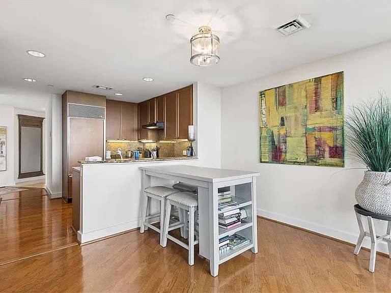 700 Park Regency Pl NE #1607 — Photo 12