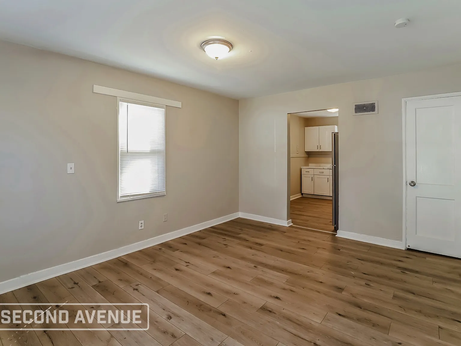 5 bed, 2.0 bath, 1792 sqft, $1,550 — Photo 3