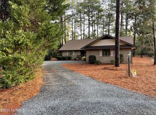 16 Montclair Ln, Pinehurst, NC 28374