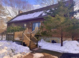 5 Arthur Street, Flanders, NY