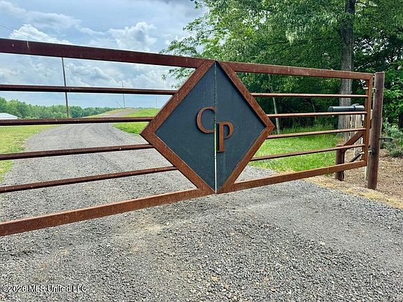 5th image of 735 Cedar Hill Rd