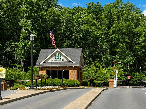 5th image of 222 Mountain Laurel Rd