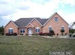 22 Capilano, Highland, IL 62249