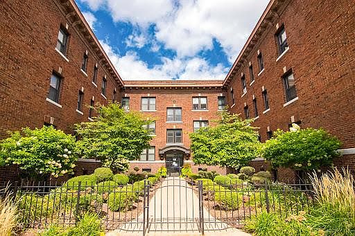3rd image of 600 W Franklin Ave APT 306