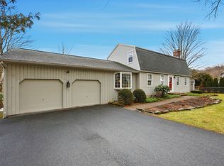 24 View Dr, Feeding Hills, MA 01030