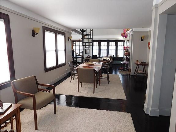 4th image of 17819 Baldwin Pl