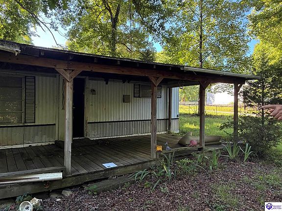 3rd image of 110 Stroud Decker Ln