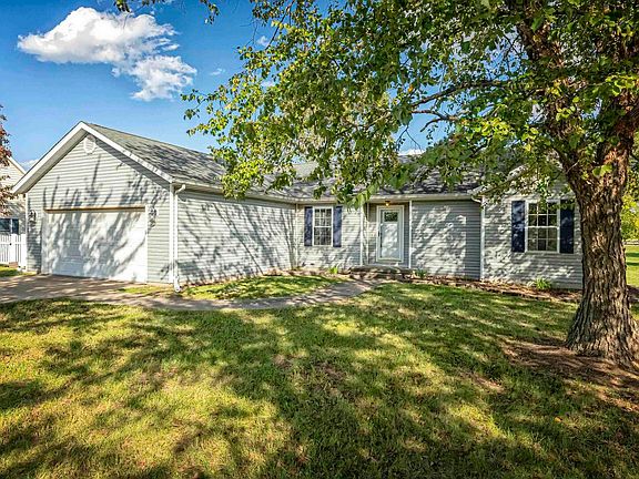 2nd image of 5875 Winterset Dr