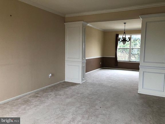 4th image of 26 E Shakespeare Dr